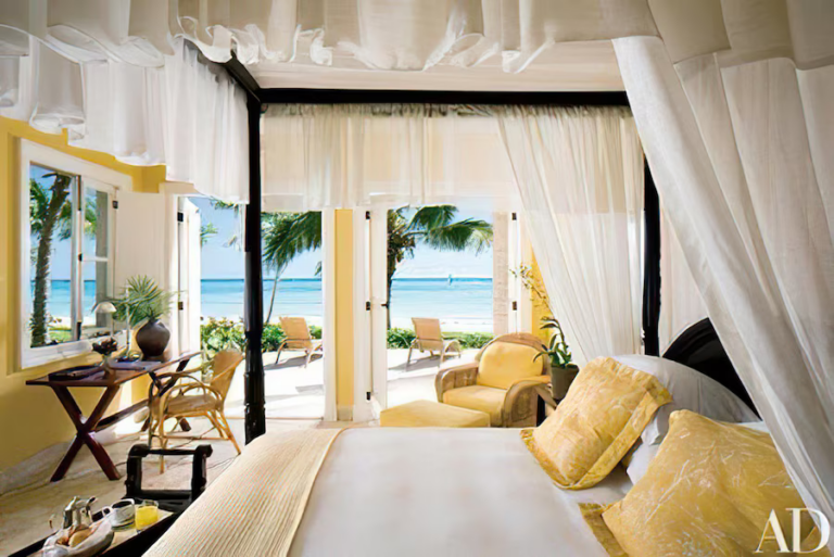 Soft Life Diaries: 7 Things to Pack for a Luxury Trip